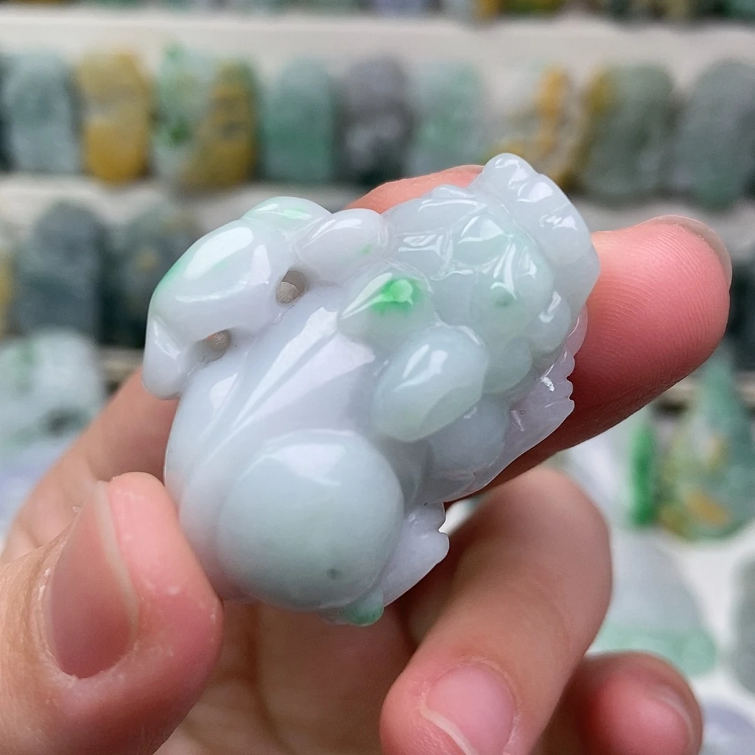 翡翠未镶嵌吊坠(赠链)