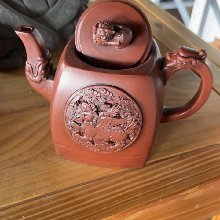 L***G茶壶本山绿泥紫砂艺术作品