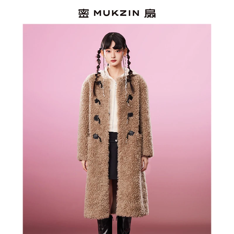 密扇冬装游龙戏凤两件套环保羊羔毛外套M233B11032227热力感