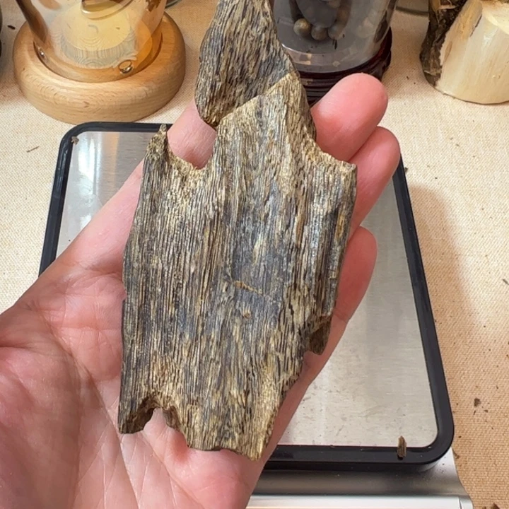 沉香碎屑沉香蓝宝石精品高油薰香料32