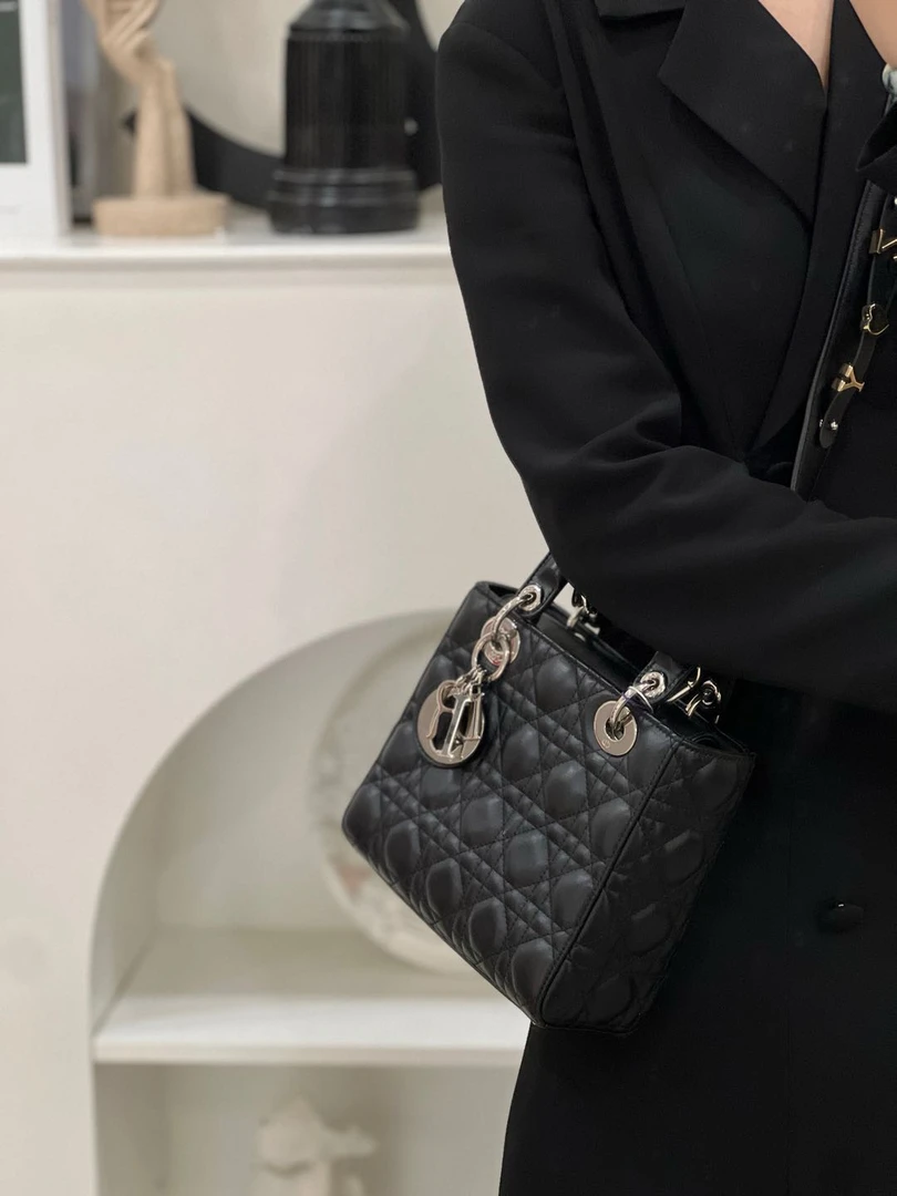 99新 DIOR/迪奥 dior 四格戴妃黑银 斜挎包/优品