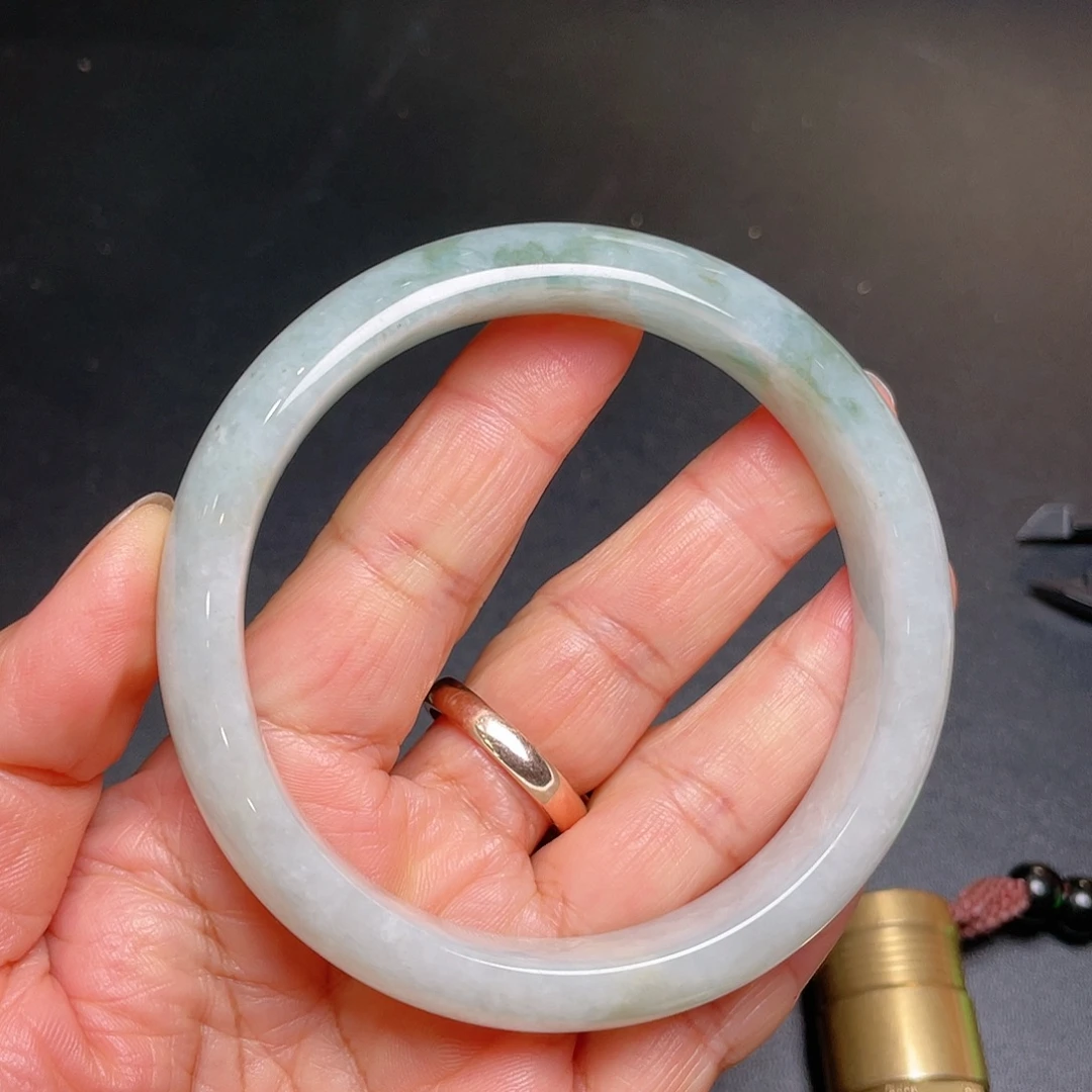 翡翠未镶嵌手镯天然翡翠大圈口手镯