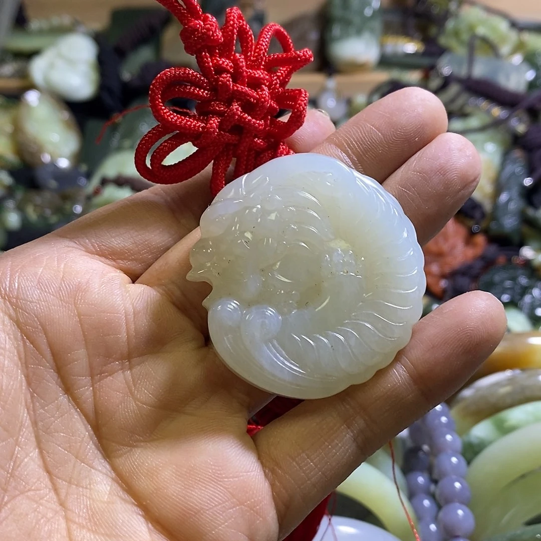 岫玉未镶嵌车挂一个