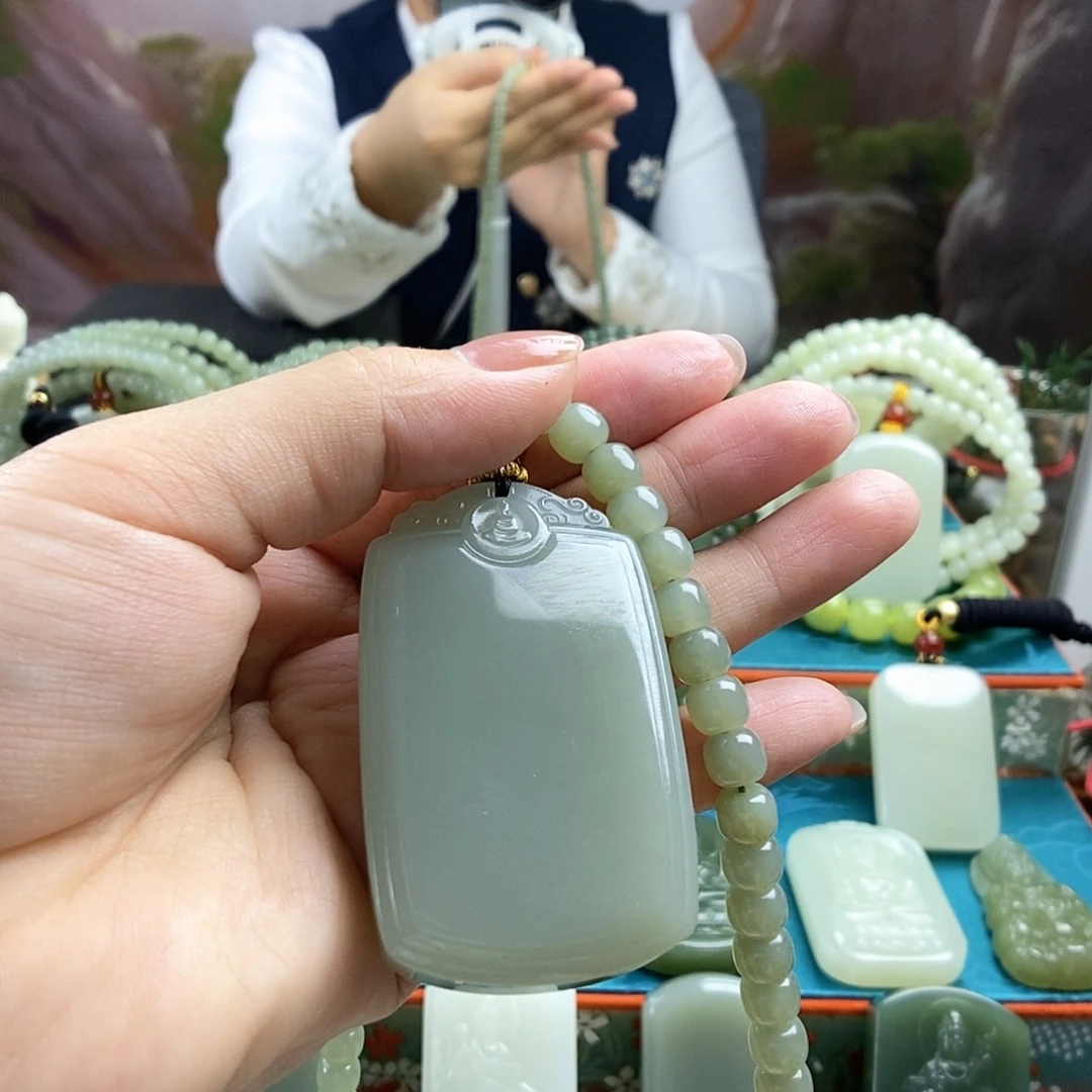 ****下和田玉未镶嵌颈饰