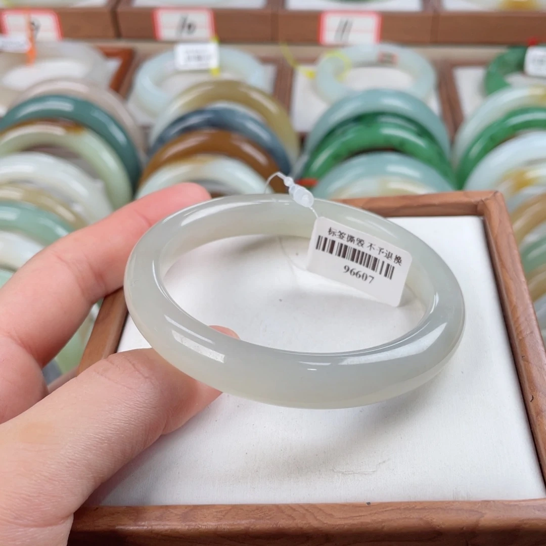 【闪购商品】和田玉手镯未镶嵌58.26