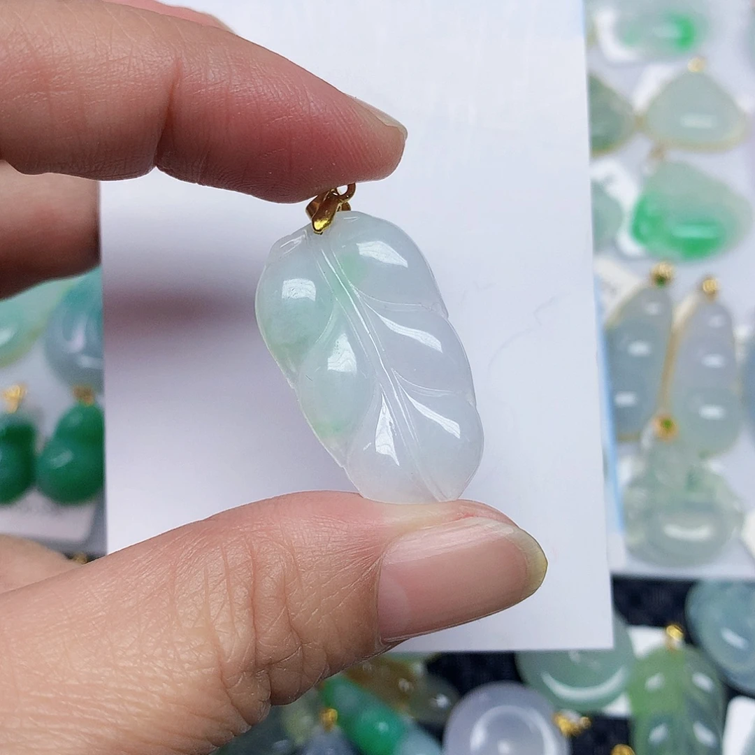 翡翠未镶嵌颈饰24467899