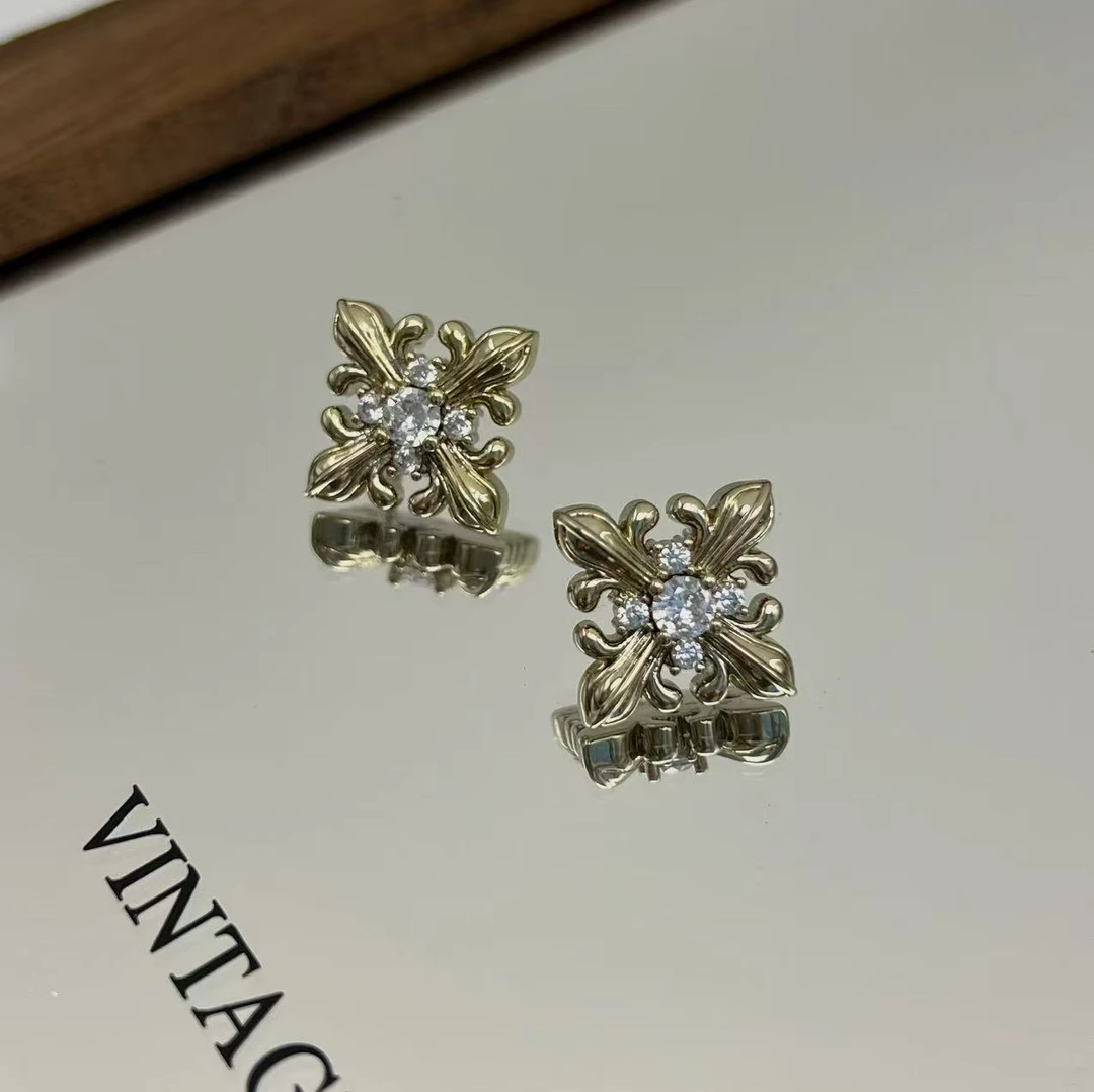 F479金色四叶花花闪闪耳钉耳饰