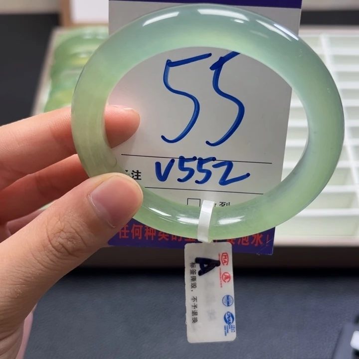 宏***护蛇纹石玉未镶嵌手镯