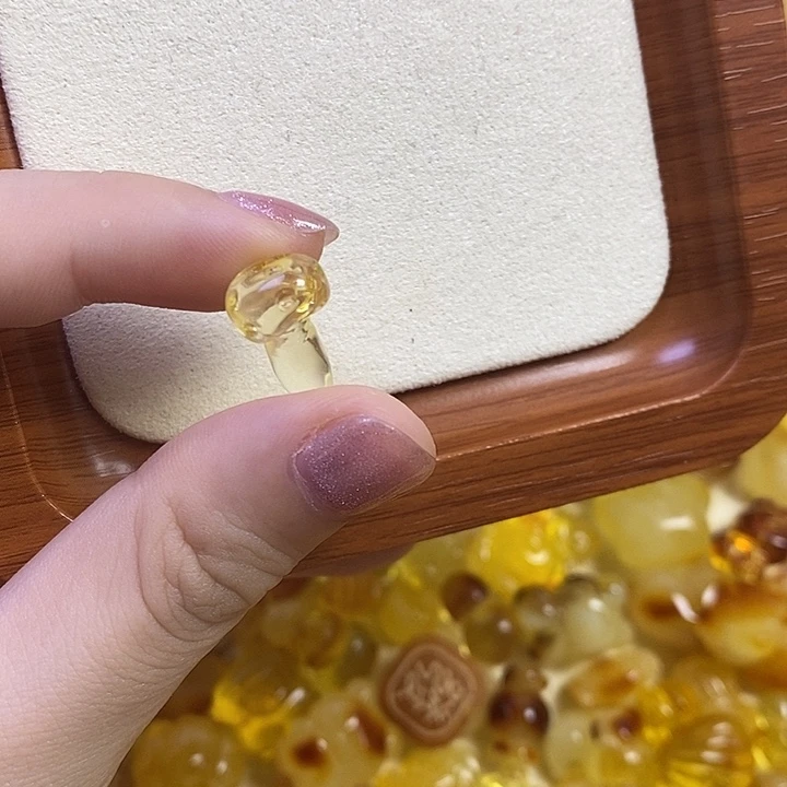 吊坠橄榄核小蘑菇