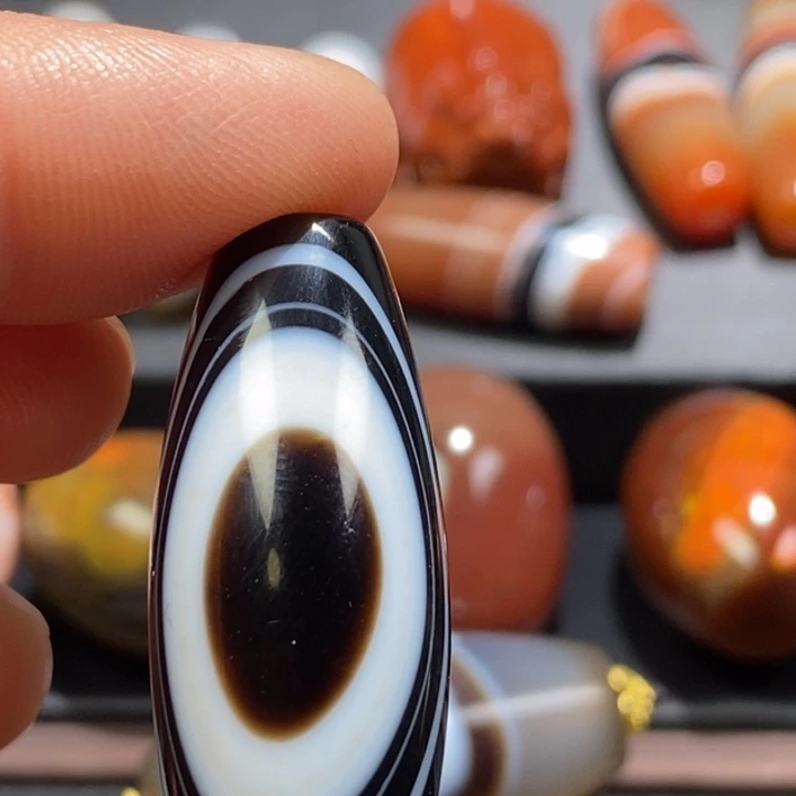 疯***子玛瑙/玉髓未镶嵌挂件