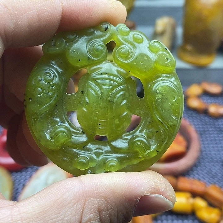 未镶嵌蛇纹石玉颈饰