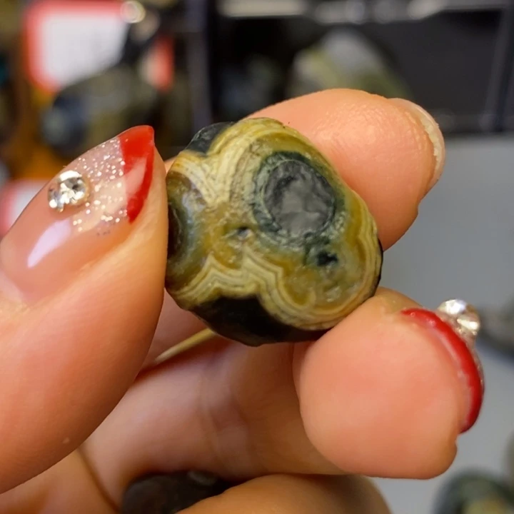 石材外蒙眼睛石珠子