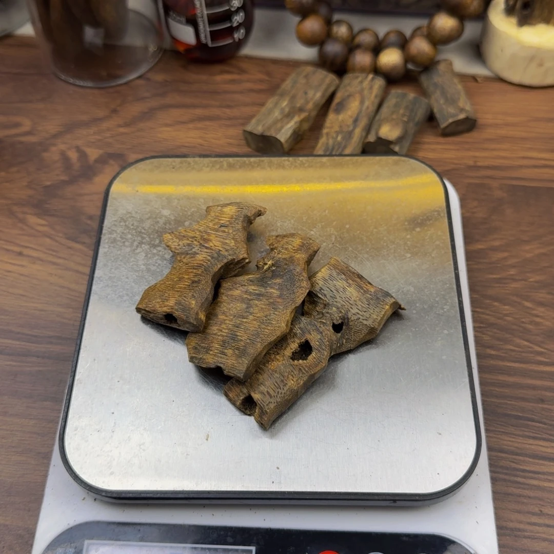 俩***鼠沉香碎屑沉香黄棋6年老料20克