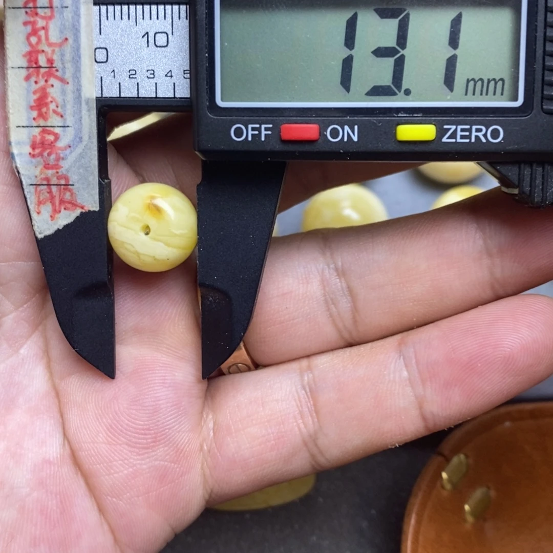 裸石蜜蜡未镶嵌13.1x11瑕疵墩子