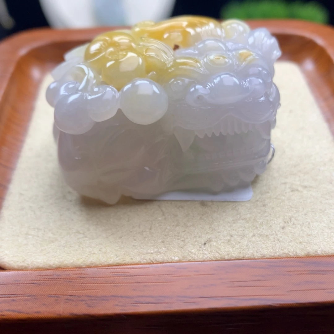 翡翠未镶嵌颈饰35