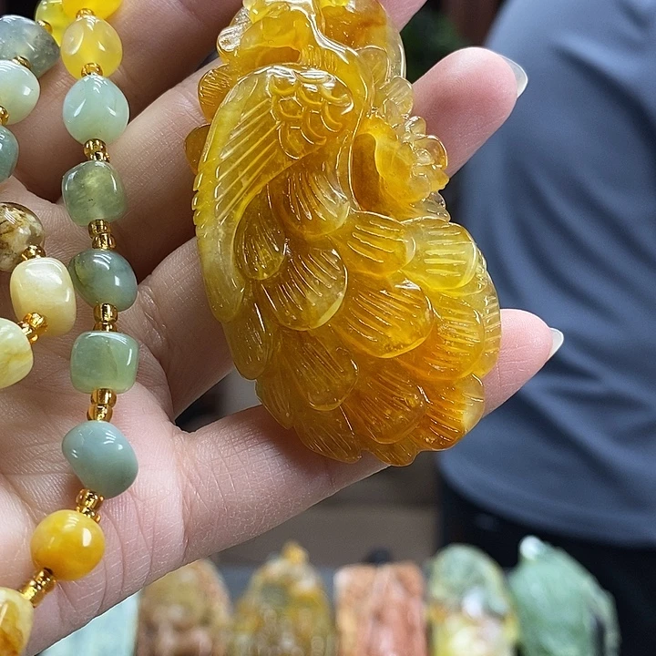 蛇纹石玉未镶嵌颈饰