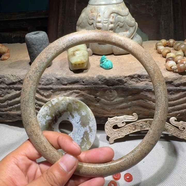 老***张和田玉（糖玉）未镶嵌挂件
