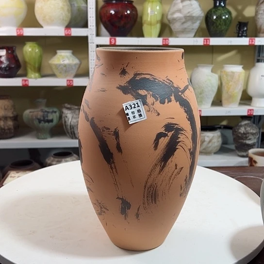 瓶高32口12。  陶瓷摆件。321