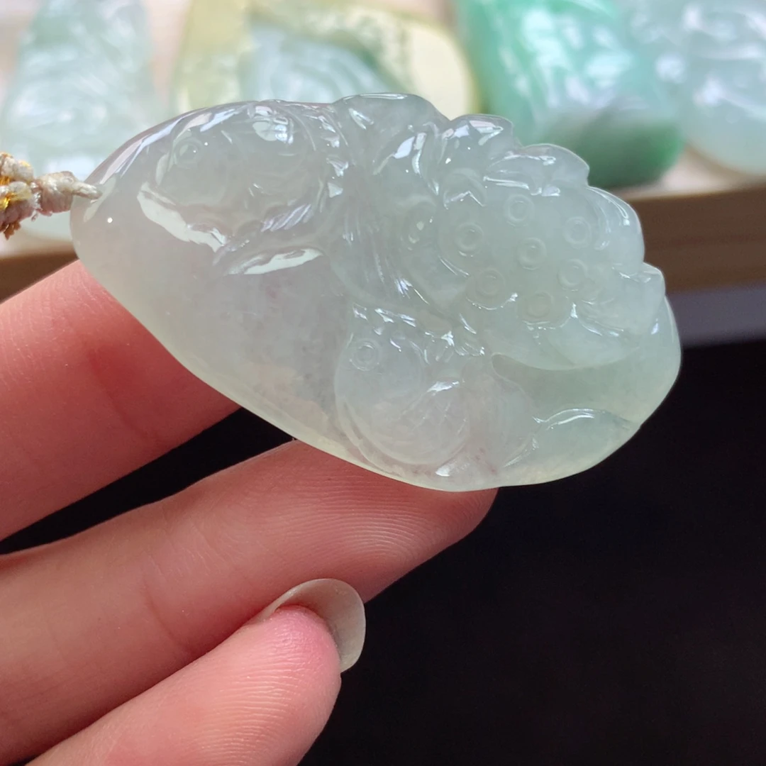翡翠未镶嵌颈饰吊坠