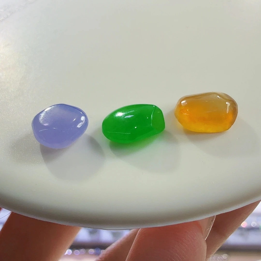 翡翠未镶嵌颈饰力推一组