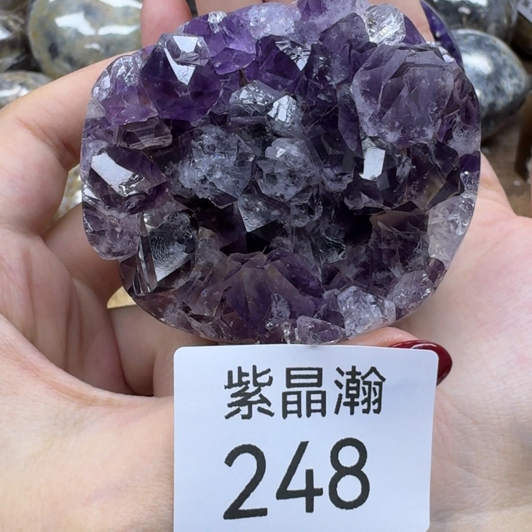 未镶嵌水晶大型摆件（非配饰）