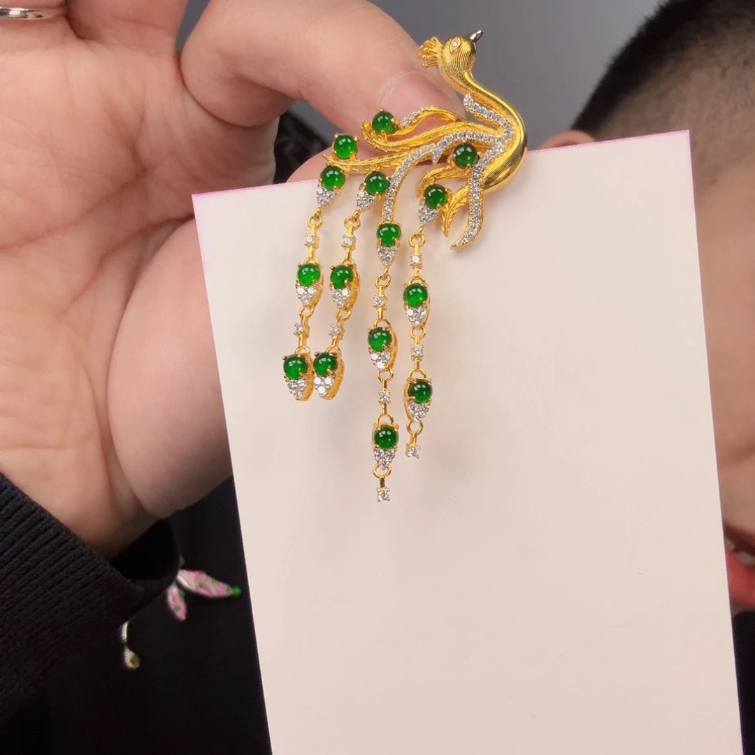 翡翠颈饰未镶嵌一件