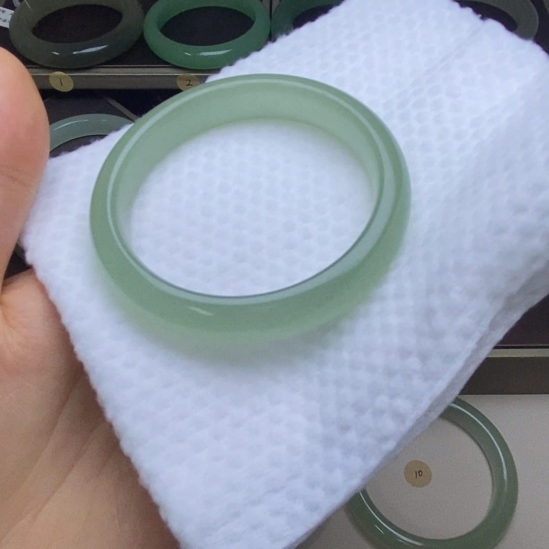 东陵石未镶嵌手镯