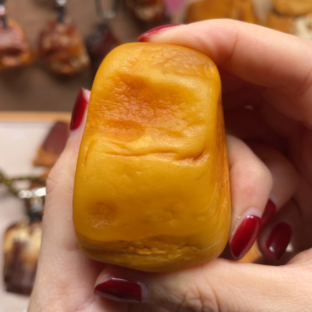 琥珀未镶嵌珠宝奇石