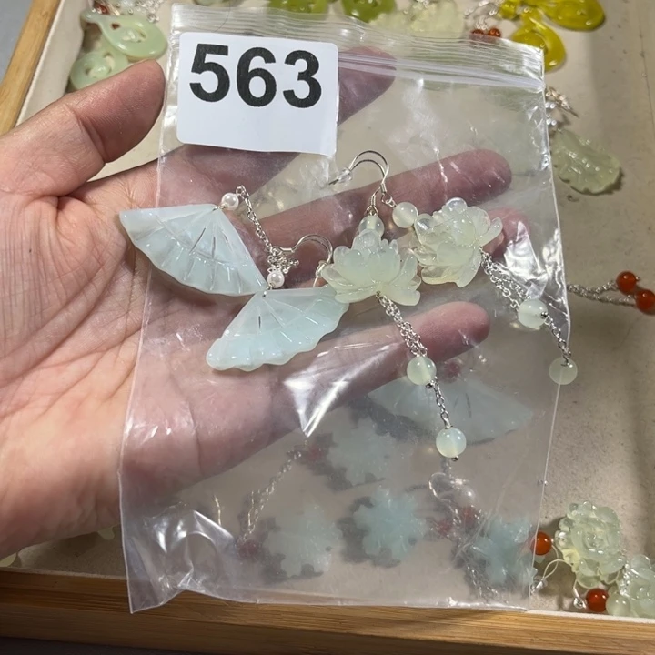 蛇纹石玉耳饰未镶嵌做****风