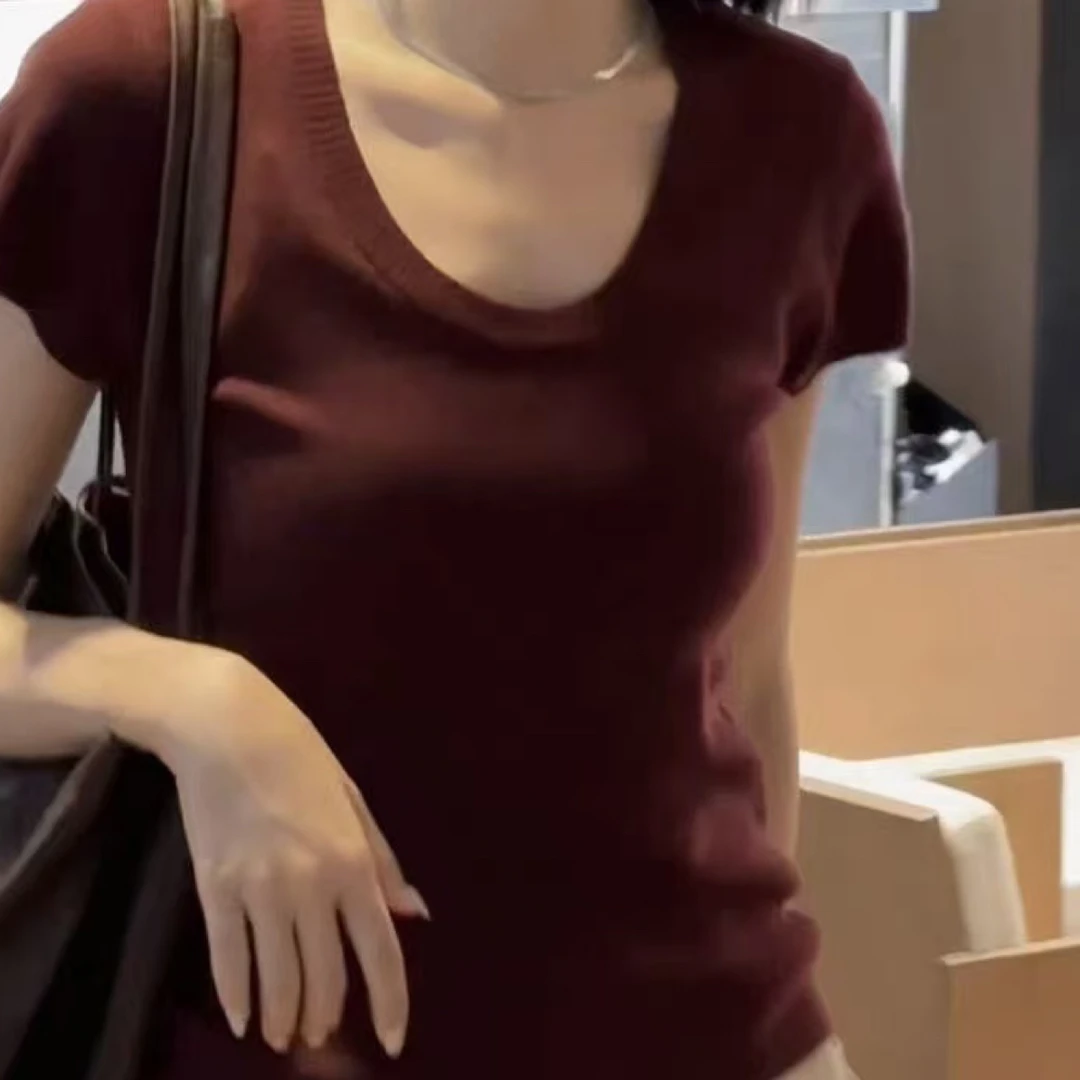 早秋薄款修身针织冰丝t恤女2025新款短袖女设计感小个子短款上衣