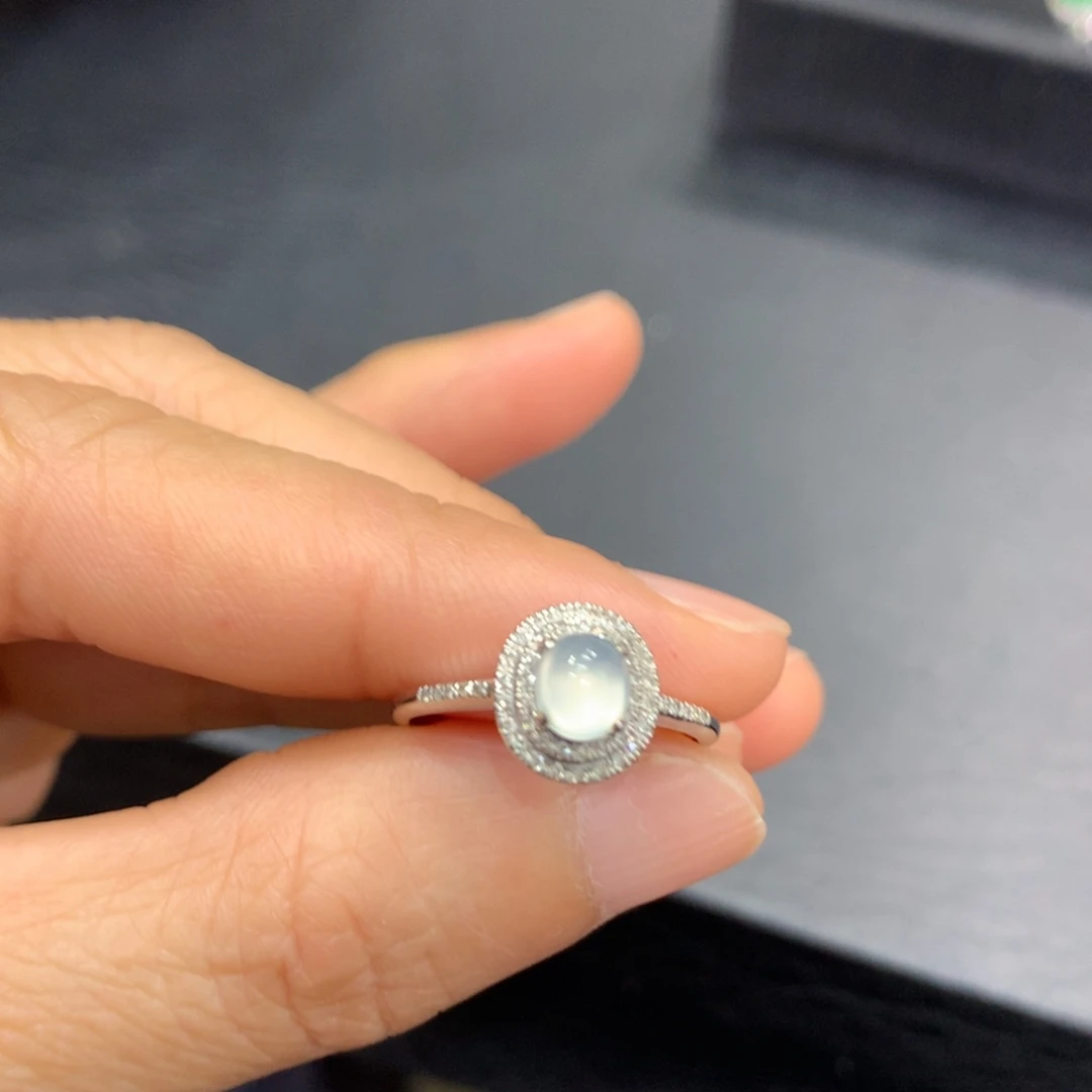 翡翠18K金镶嵌戒指