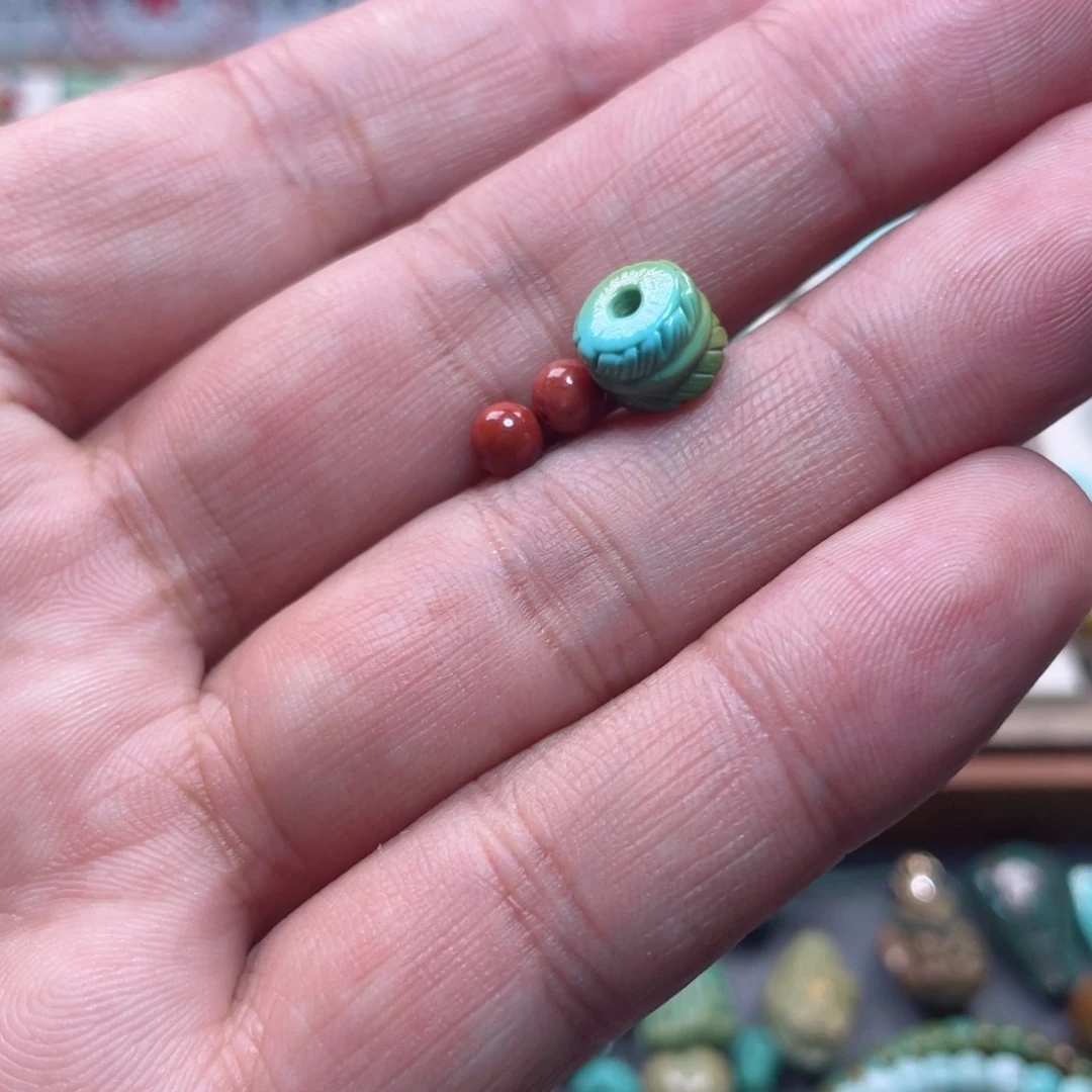 南红玛瑙配饰未镶嵌