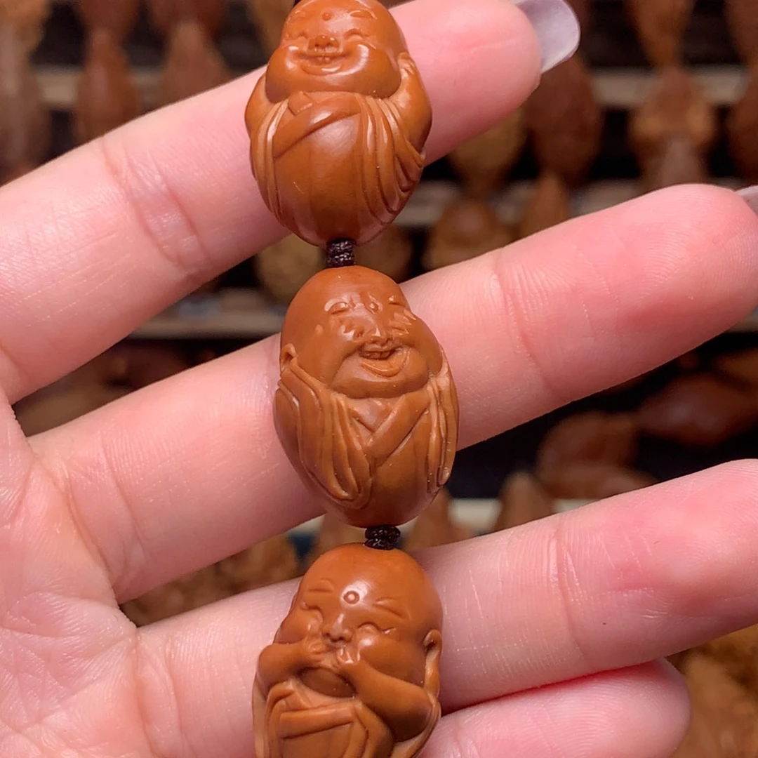 把件橄榄核三不小和尚