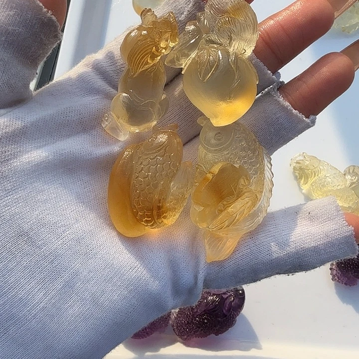 小****水晶车挂未镶嵌水晶