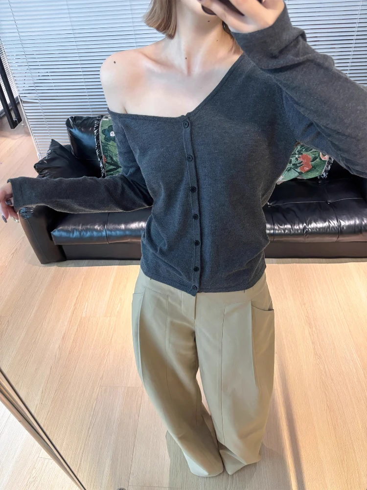 不规则设计感灰色斜肩长袖针织开衫女早秋季独特别致漂亮露肩上衣