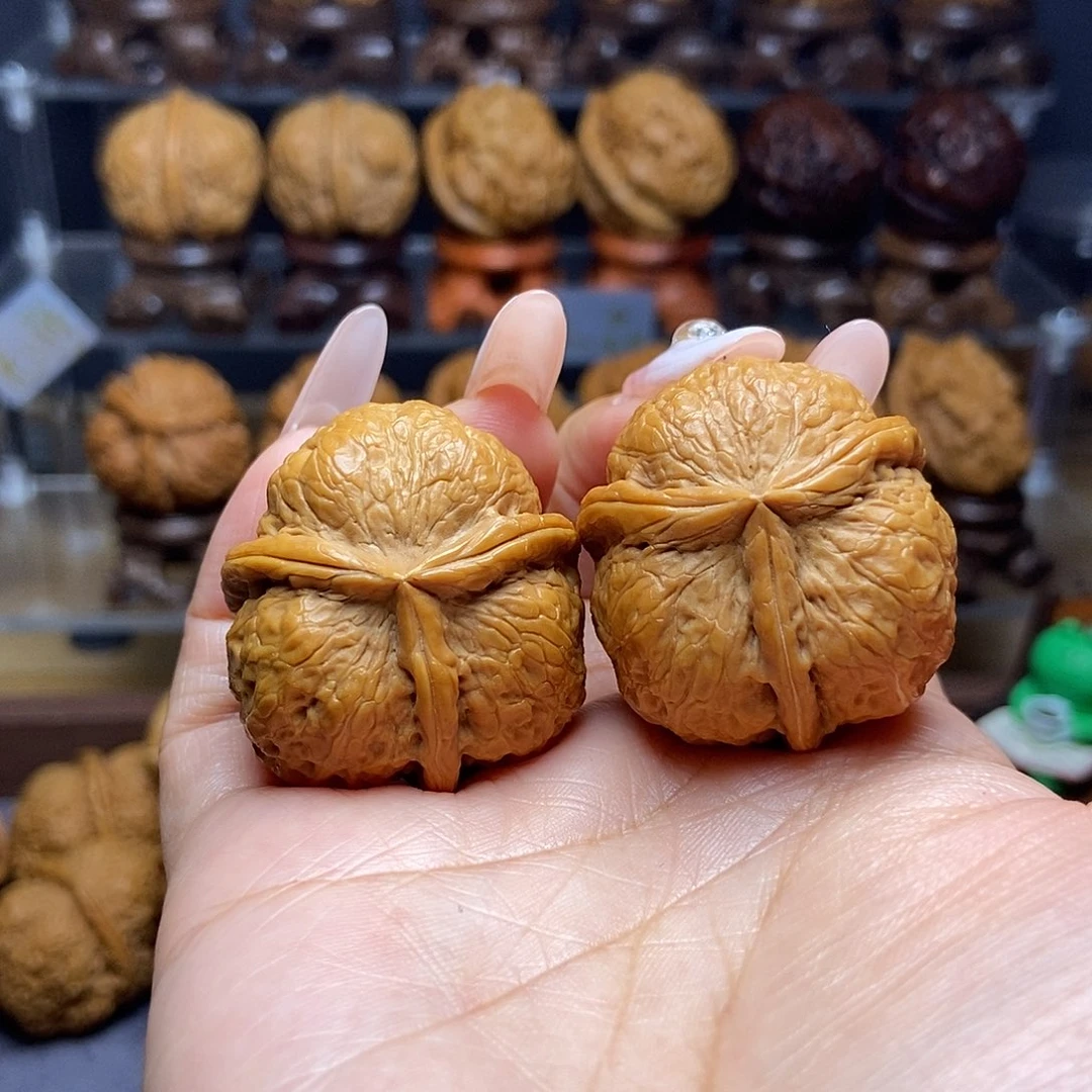 文玩核桃吊坠4…………35mm