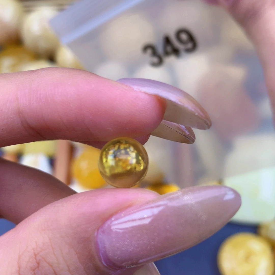 断***念琥珀未镶嵌珠宝奇石