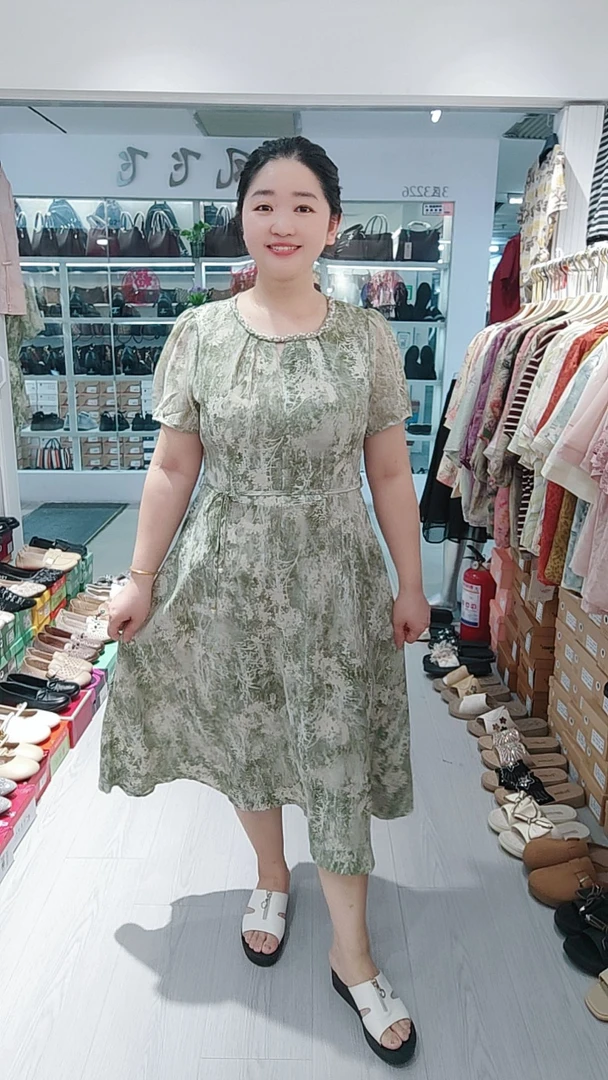 气质显瘦碎花夏季中长款女装连衣裙