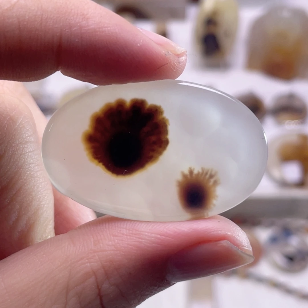 玛瑙/玉髓未镶嵌珠宝奇石