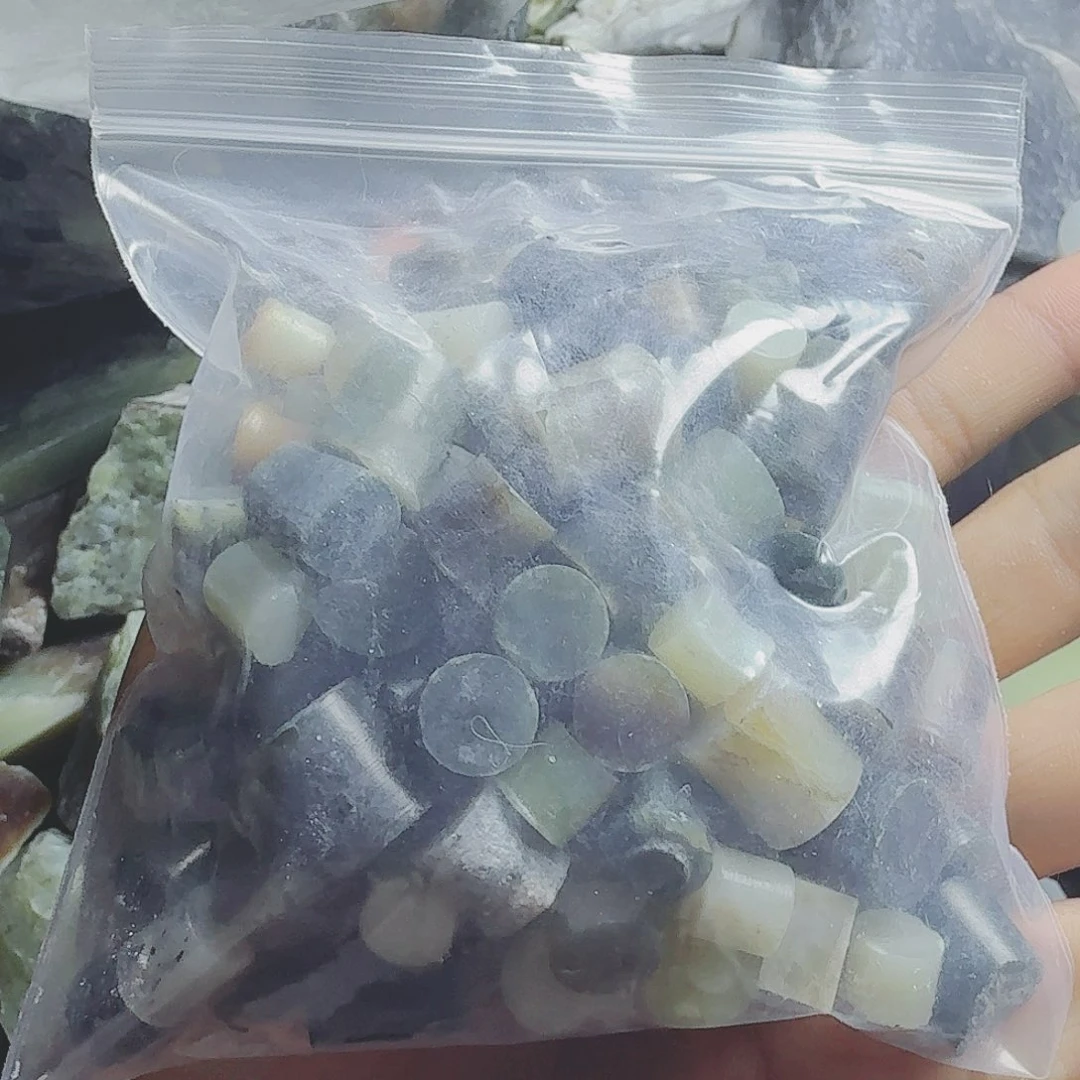 和田玉（糖玉）未镶嵌挂件耿*耿