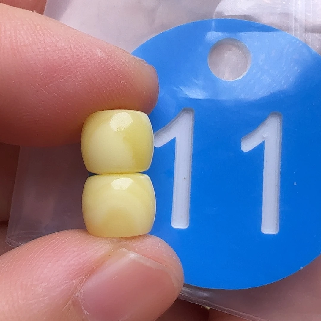 未镶嵌蜜蜡裸石8m m