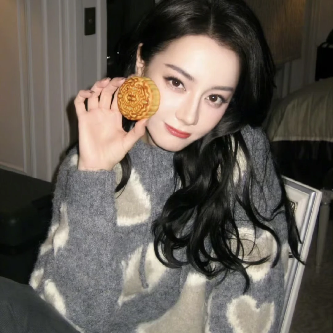 OPEN YY 25aw设计师品牌【output】爱心连帽衫（迪丽热巴同款）