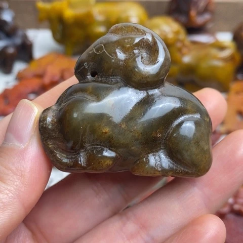 蛇纹石玉未镶嵌颈饰105