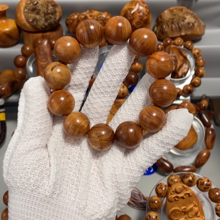 柏木太行崖柏陈华骨料2.0手串，瓷度高硬度高，油性十足