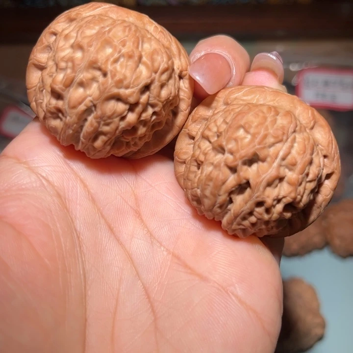 乐***观文玩核桃吊坠血麒麟
