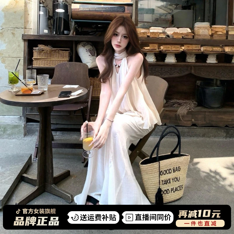 2025新款高级感挂脖连衣裙子女夏季度假风独特绝美裙裤穿搭一整套