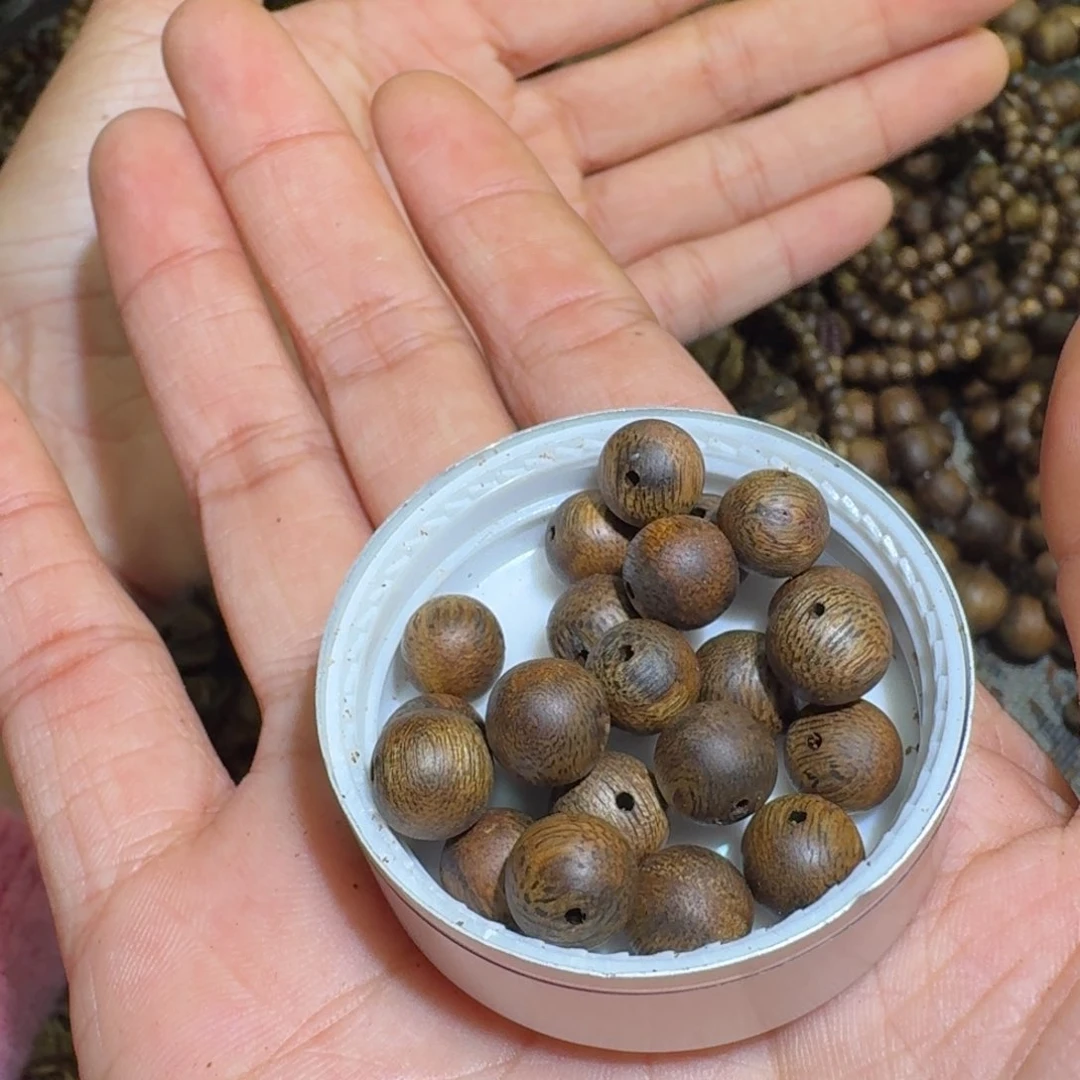 沉香沉香枕一****?海南乌身老料0.85.1克定制