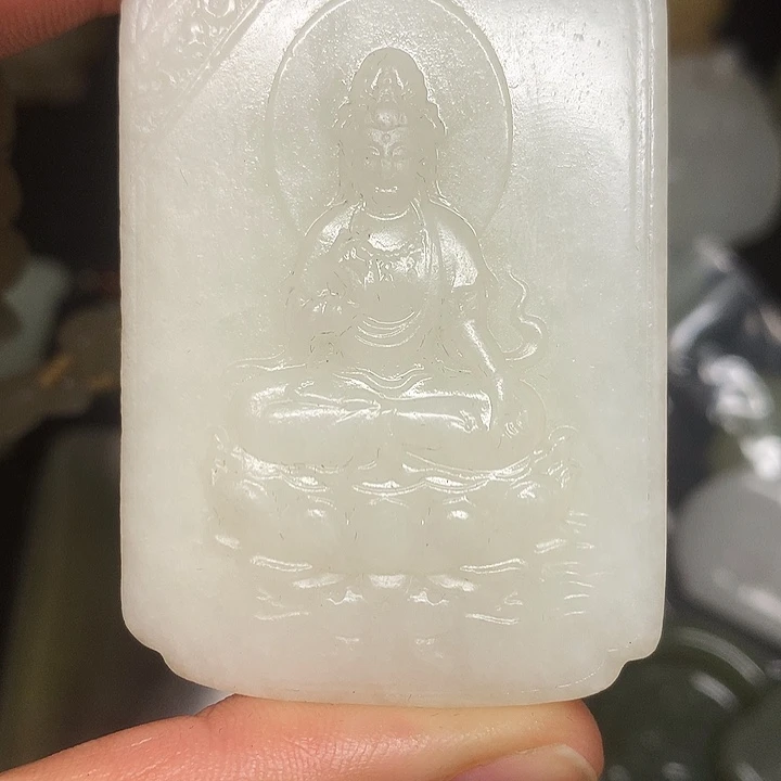 老***青和田玉未镶嵌颈饰