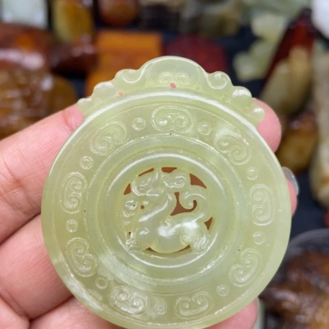 蛇纹石玉未镶嵌颈饰51