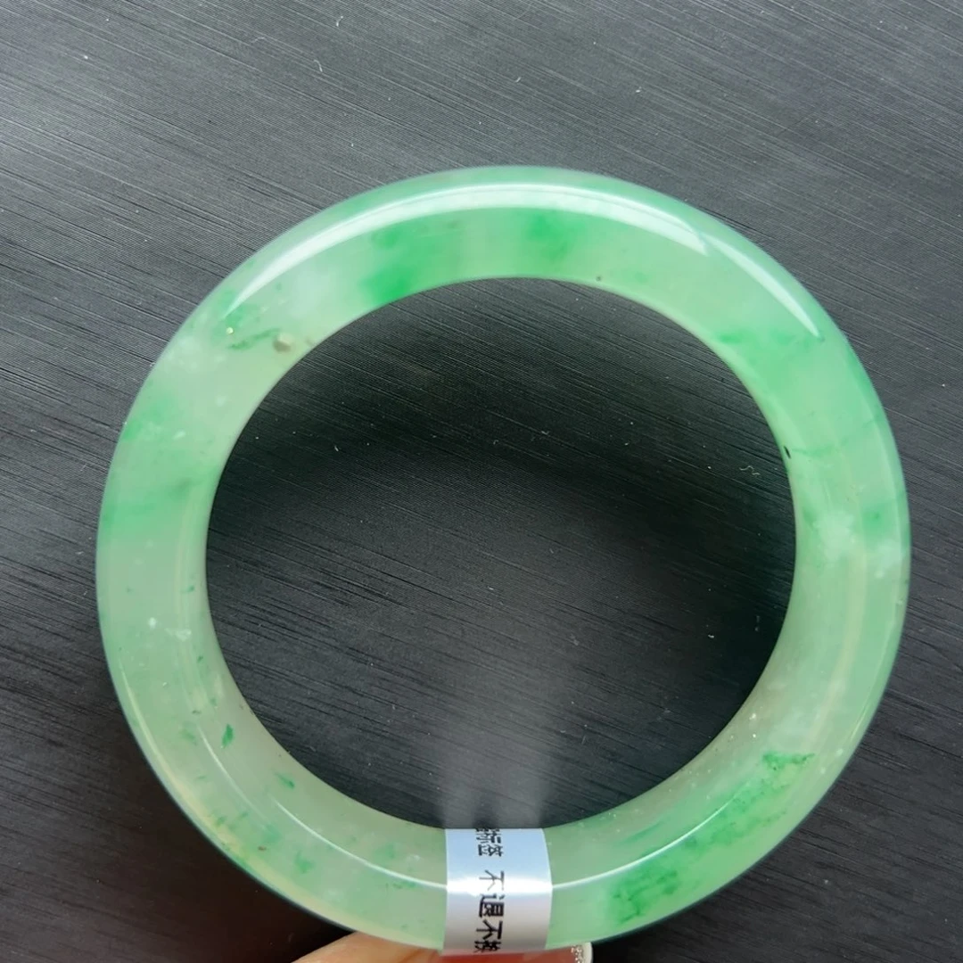 石英质玉（非洲翠）未镶嵌手镯